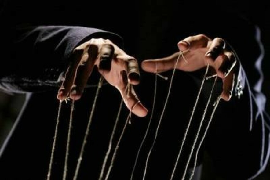 Large puppet master e1511781685824