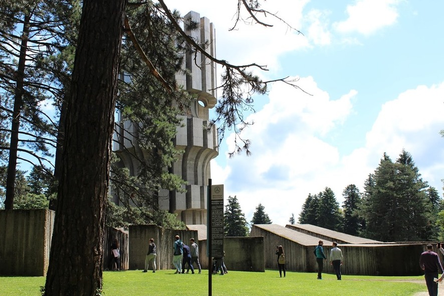 Large kamp kozarac